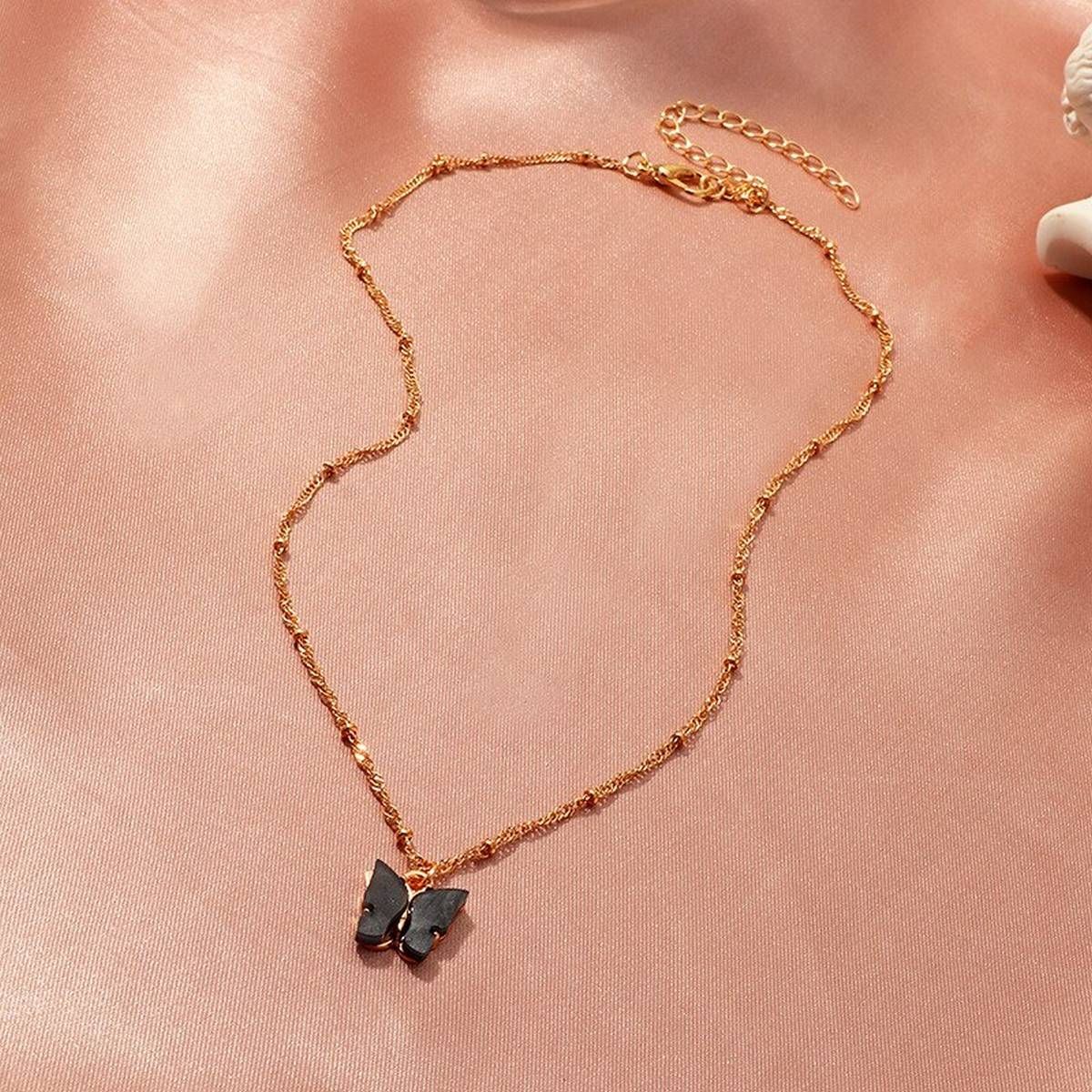 HUANZHI 2020 Summer New Korean Ins Blue Purple Butterfly Pendant Simple Trendy Clavicle Chain Necklace for Women Girls Jewelry