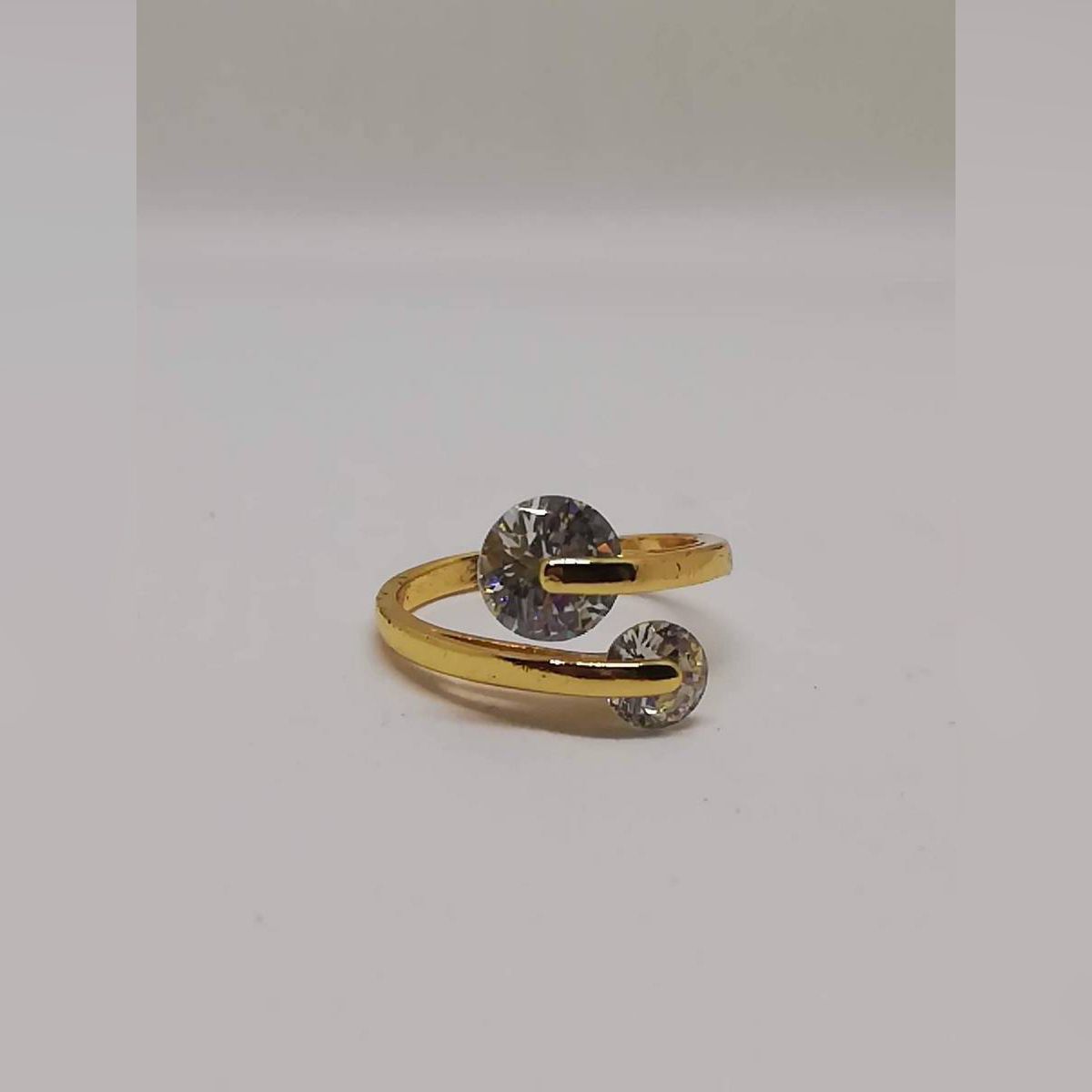 Diamond cut finger ring with handmade love box