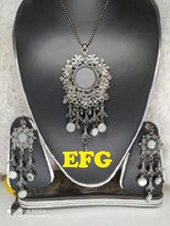 New Metal Necklace Set For Women