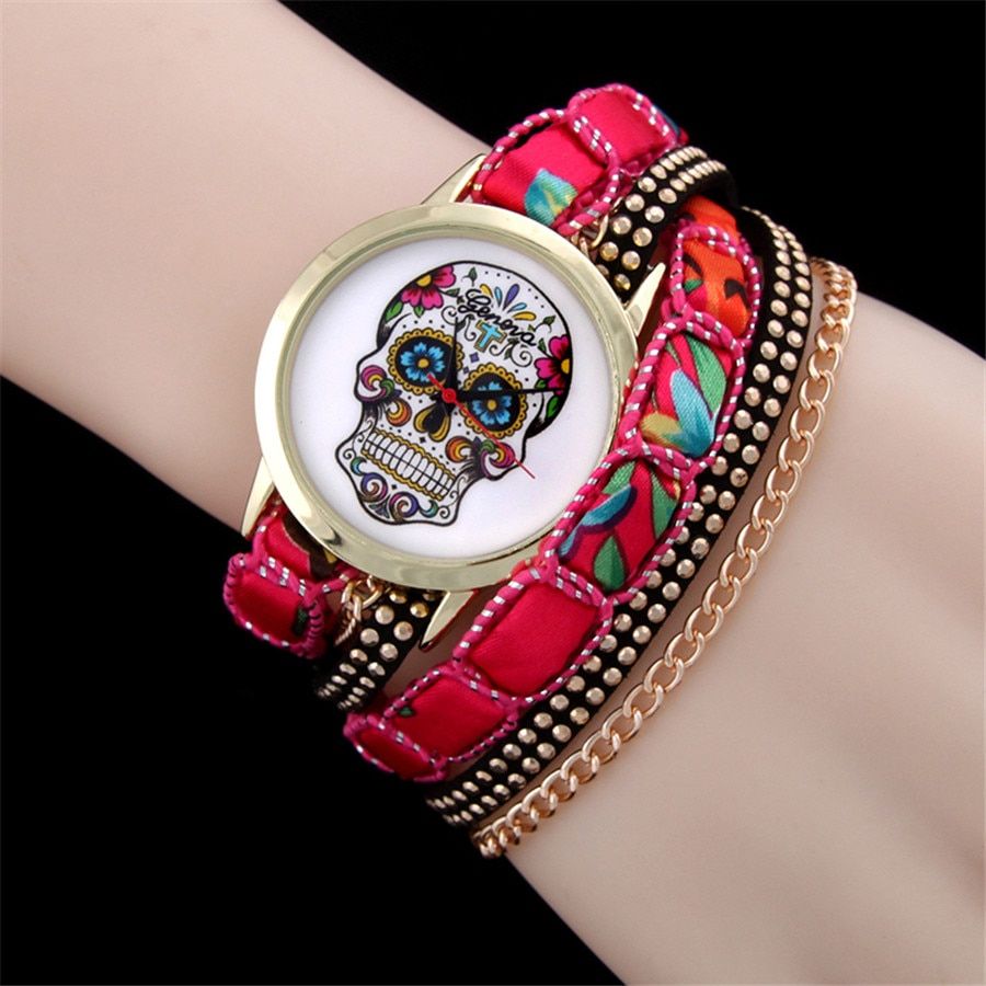 Hot Selling Fashion Bracelet Watch Women Skull Pattern Rivet Chain Winding Watches  Quartz Watch Relogio Feminino