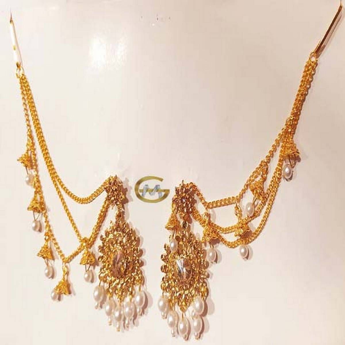 Bahobali Dul /Bridal/Classic Women Jhumka Golden Color Earrings Drawn with hair