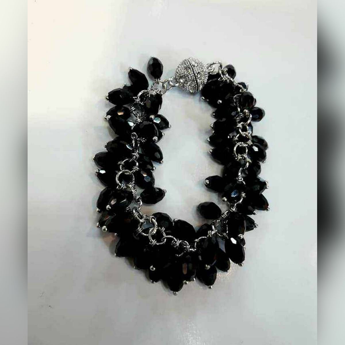 New fashionable magnet bracelet for women and girls
