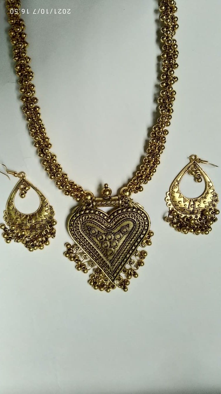 Necklace & Earrings Set