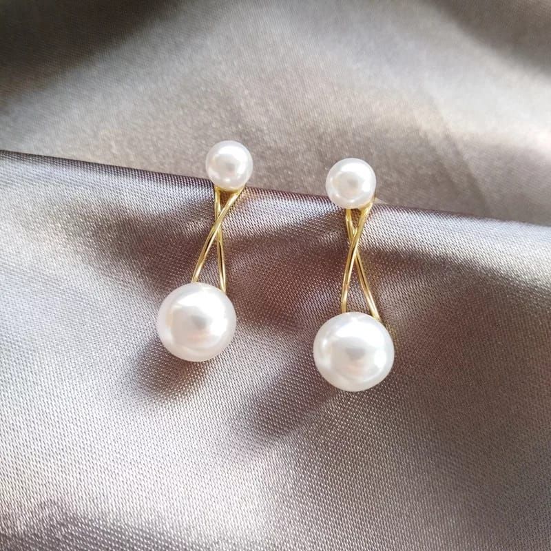 Popular Fashion Simple Korean Commute Ladies Temperament Pearl Arc Earrings