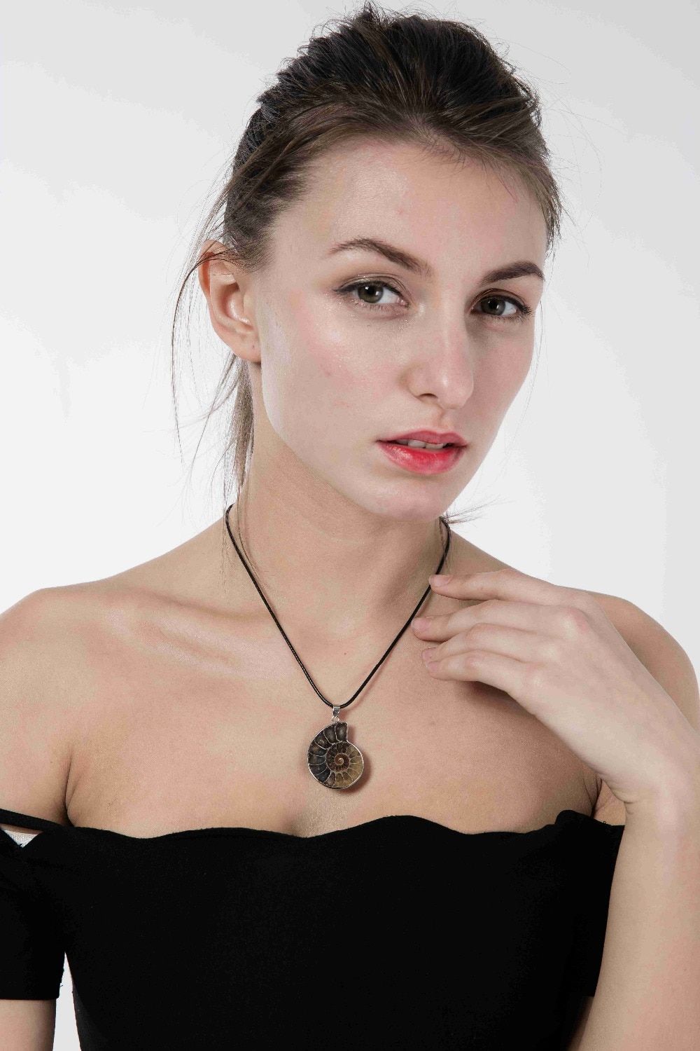 Charms Natural Healing Ammonite Madagascar Gem Stone Conch Chrysanthemum Pendant Necklace For Women Men Necklaces pendants lol