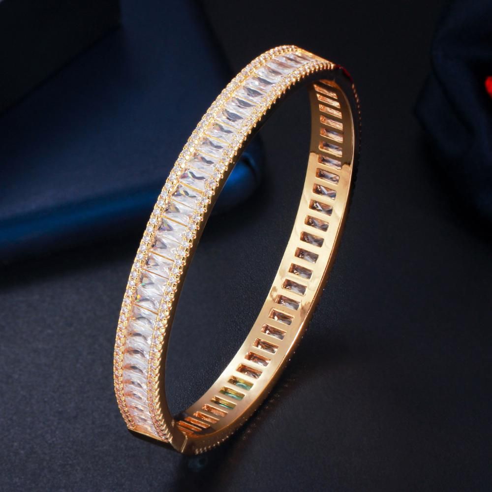 BeaQueen Exquisite Full Baguette Cubic Zircon Crystal Round Open Bangles Dubai Gold Color Fashion Women Jewelry Gift B202