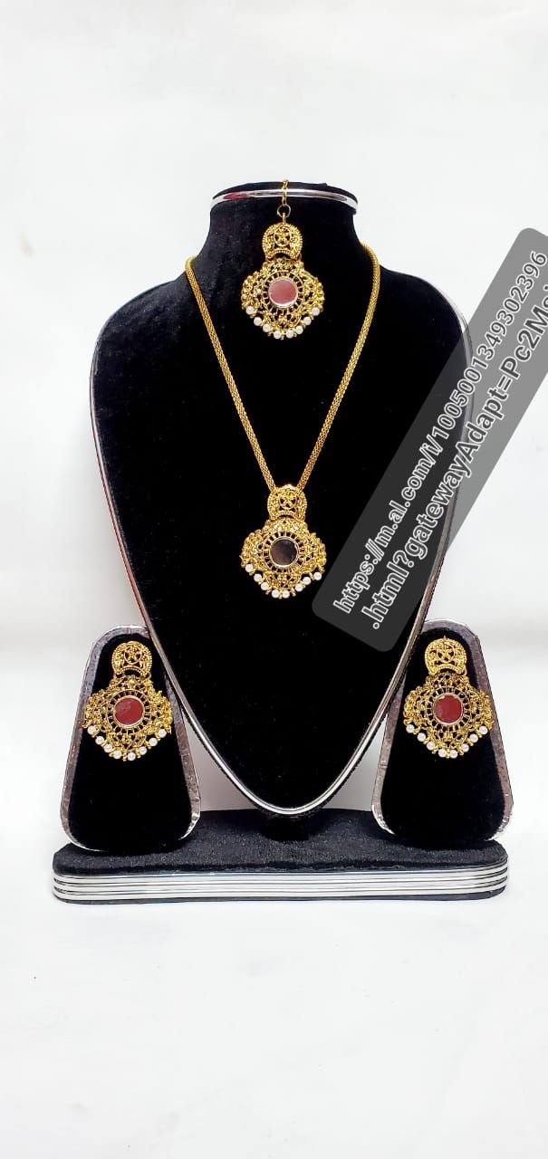 Pearl Setting Golden Metal Necklace, Gorgeous earings and maangtikka For Women