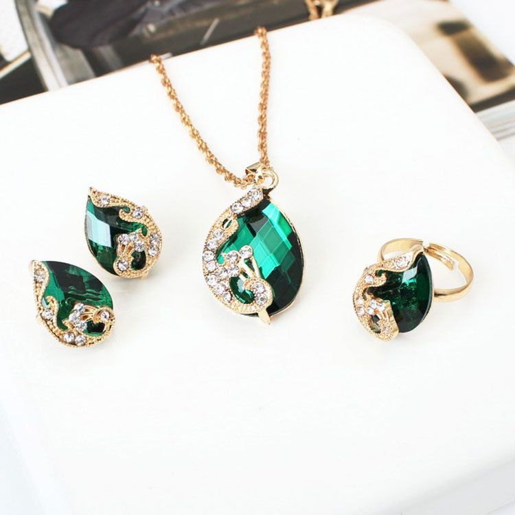 China Carat Women Water Drop Shape Rhinestone Pendant Ear Stud Earrings Necklace Jewelry Set