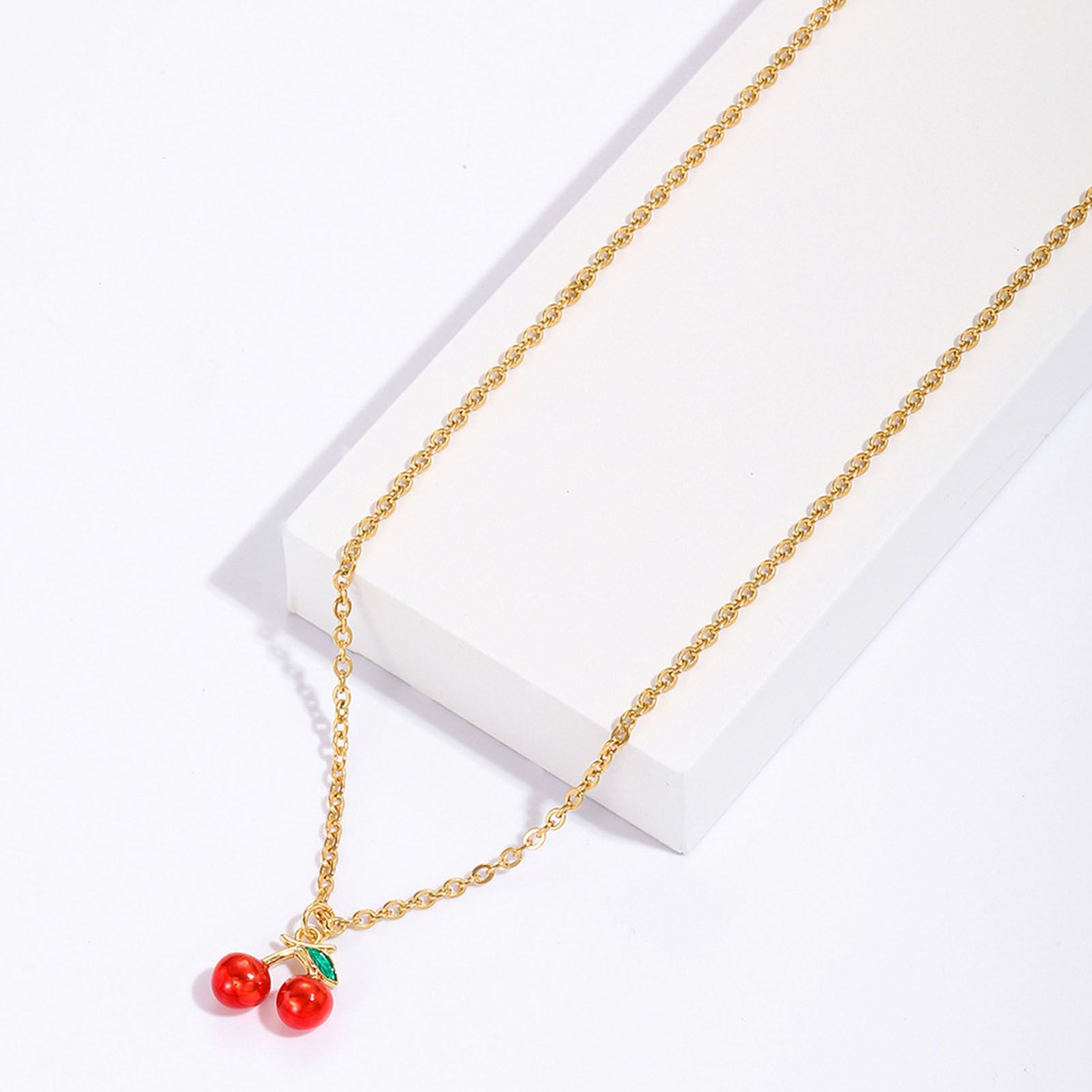 Women Neckle Strawberry Exquisite Bright Luster Neckle