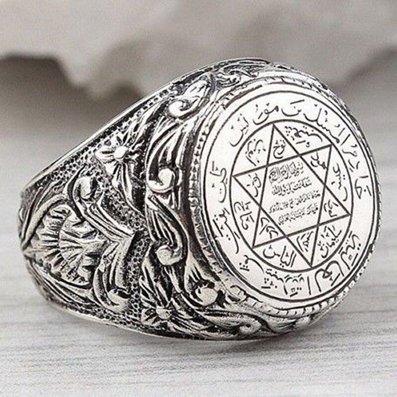 Vintage Punk Championship Rings for Women Hip Hop Antique Carved Pattern Finger Men Ring Gothic Retro Masculine Jewelry