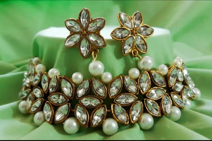 Pearl golden choker and Earring