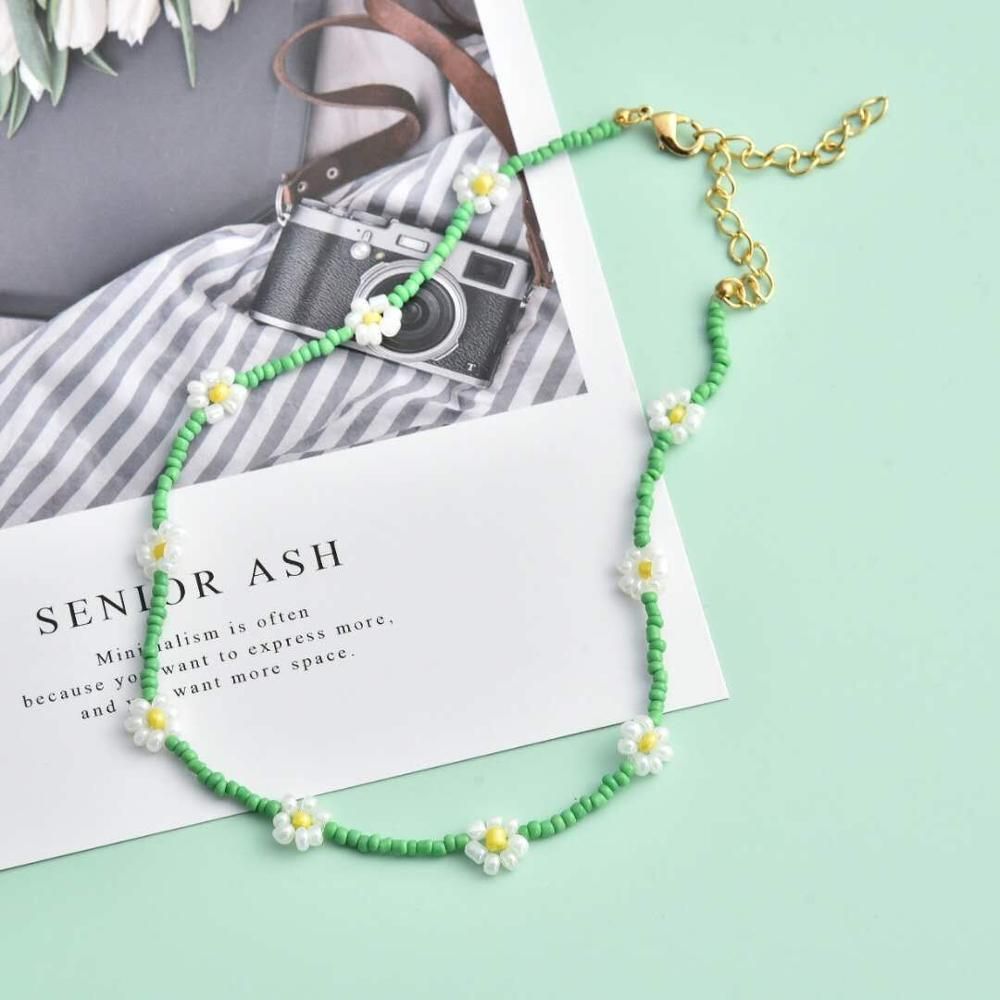 HangZhi Manual Beaded Choker Colorful Transparent Daisy Flowers Acrylic Necklaces for Women Summer Hot Jewelry(null)