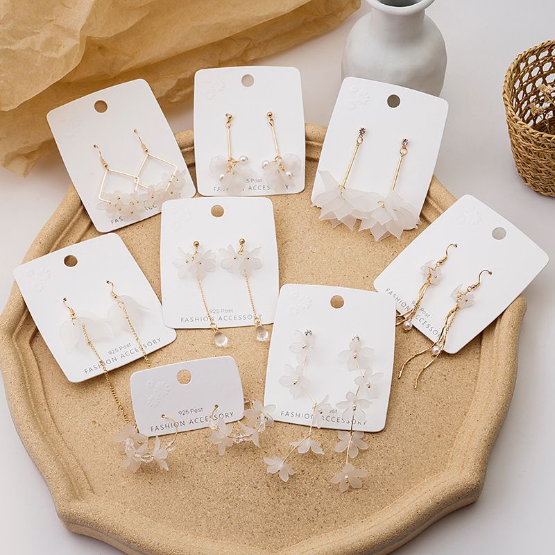 needle transparent petal earrings Fresh girl three-dimensional daisy white flower earrings for gilrs for women low price