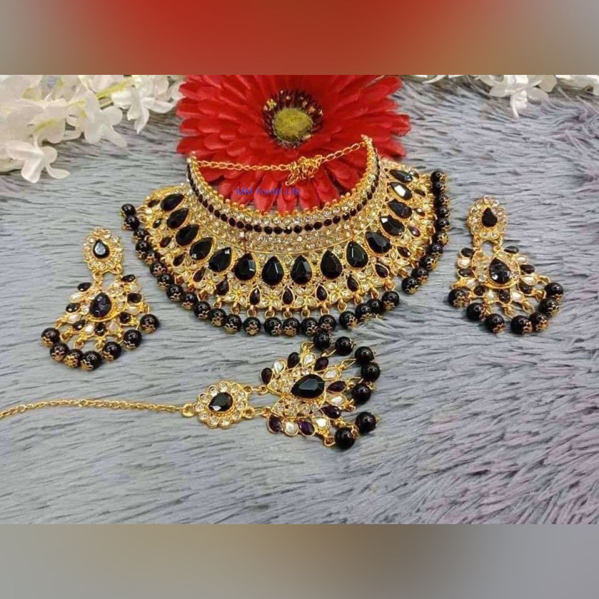 Neckless for Women International Grated in Indian Gold Plated Thai stone Jewellery Necklace Set Traditional Gold Plated Wedding Choker Necklace Earrings And Tikli Jewellery Set