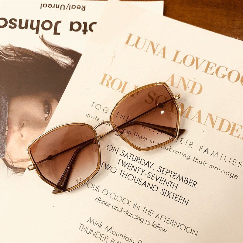 2Women Irregular Sunglasses Fashion Polygon Metal Big Frame Lady Sun Glasses Classic Gradient Eyeglasses UV400