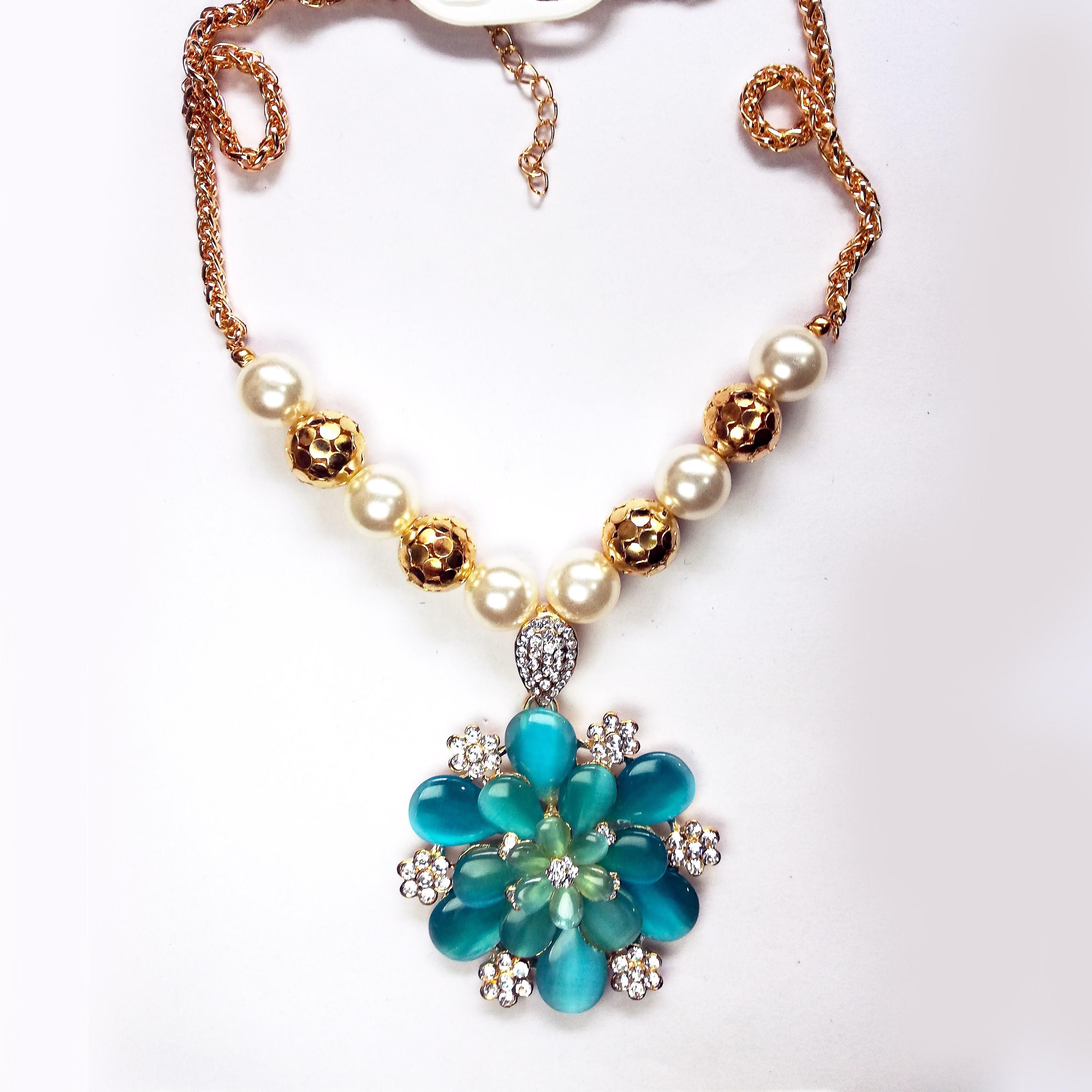 Best Multi color Pearl & Flower Stone Necklace