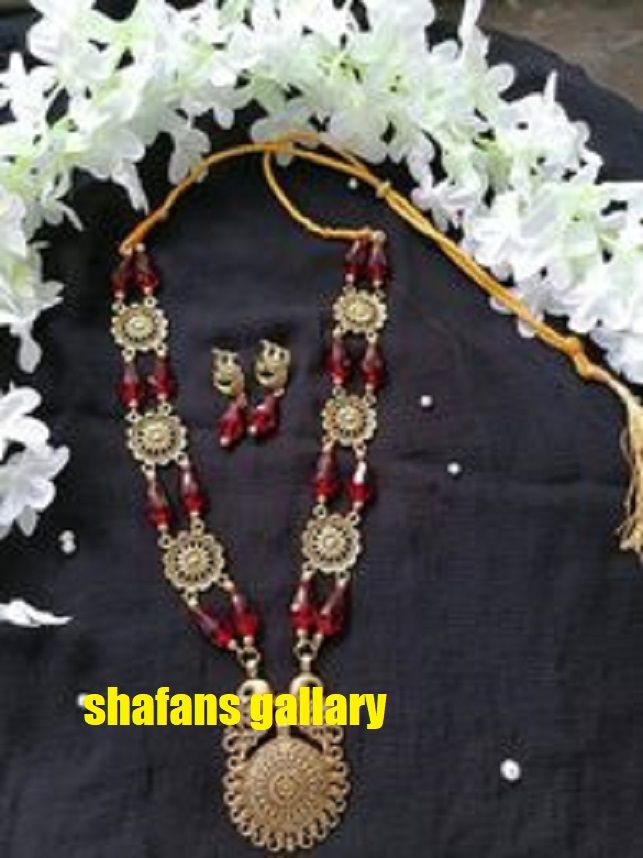 Women handmade necklace set