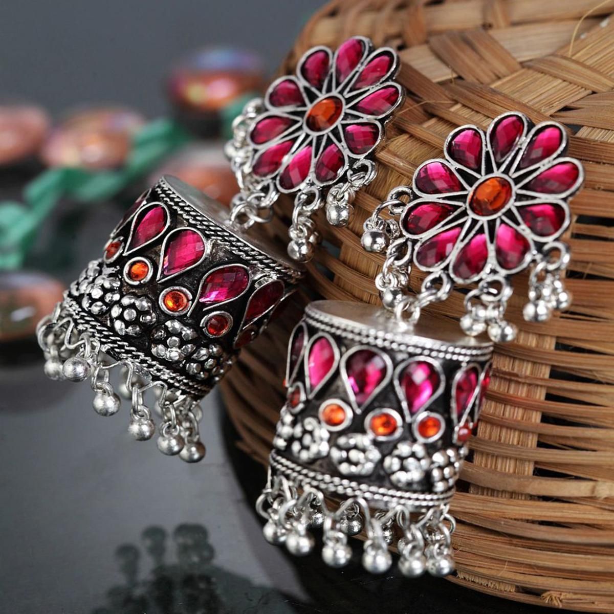 Beautiful trendy stylish party earring