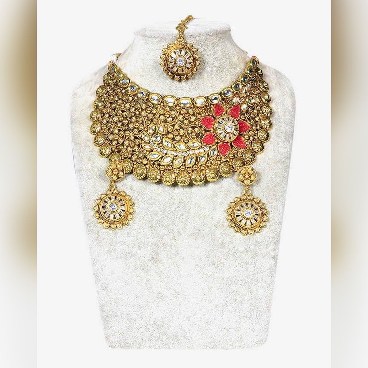Imitation Jewellery Set - Golden