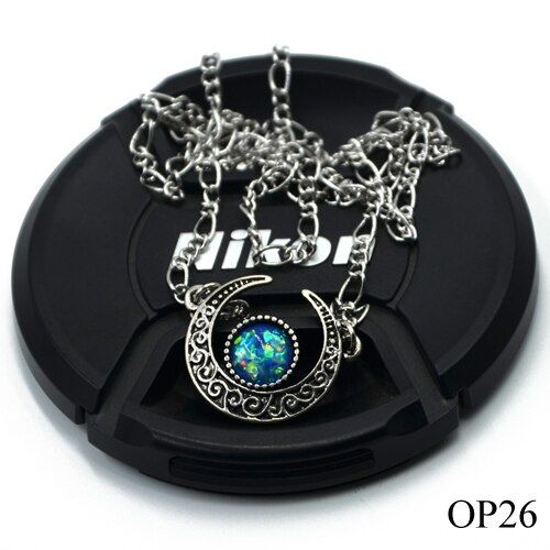 1Pc New Desgin Synthetic Opal Vintage Tribal Crescent Form Pendant Necklace with 24 inch Chain Fashion Jewelry