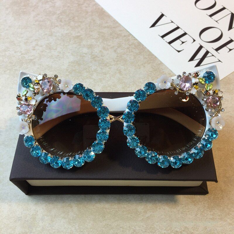 white w blueiboode Cat Eye Crystal Flower Decoration Sunglasses Elegant Women Exaggerated Beach Travel Goggle Shades UV400 Gafas De Sol