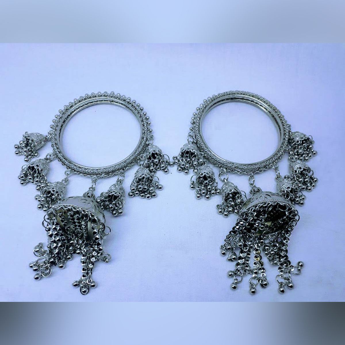 Women Fashionable Silver Color Jewelry Bracelet, Girls Birthday with Exquisite Gift, Hand Bracelet, Hand Bala
