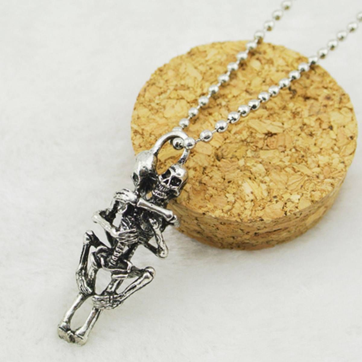 Men Women Love Silver Plated Couple Skulls Hug Pendant Chain Necklace
