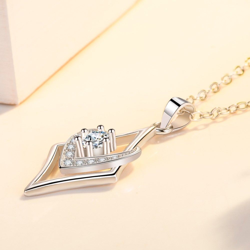 Woman Fashion Jewelry Heart Shaped Pendant Necklace Length 45CM