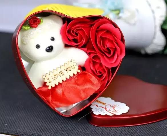 Exclusive ear ring for girls - red