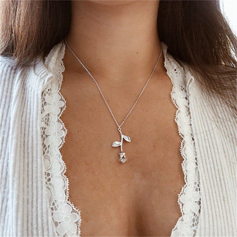 2020 New Vintage Necklace For Women Lady Gold Color Multilayer Metal Chain Choker Moon Star Fashion Necklace Jewelry.