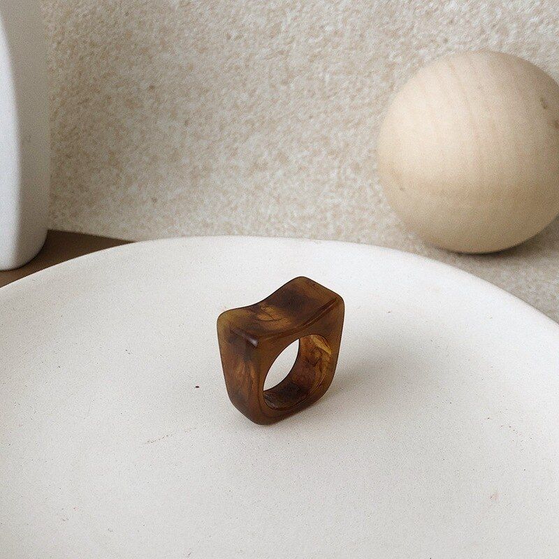 HUANZHI 2020 New Korean Transparent Acrylic Irregular Waterdrop Resin Tortoise Rings for Women Girls Stone Ring