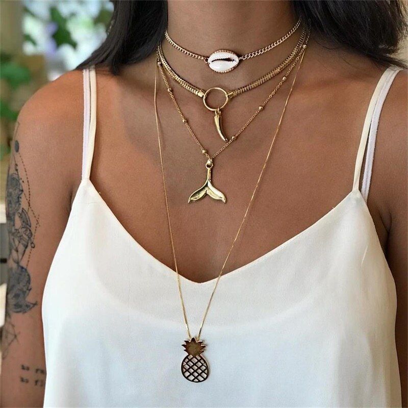4Pcs/Set Vintage Women Necklaces English Monkey Madonna Sun Pouch Pendant Gold Necklace Set Clavicle Chain Jewelry Wear
