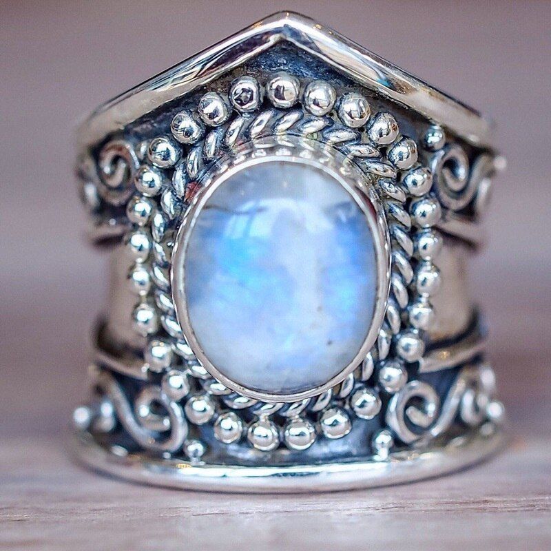 OMHXZJ Wholesale European Fashion Woman Man Party Wedding Gift Silver Oval Silver White Zircon Taiyin Ring RR310