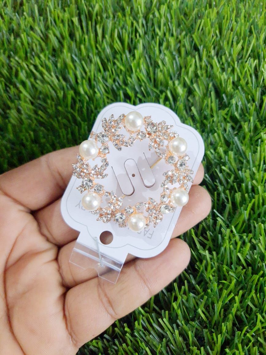 beautiful Locked Stone Brooch/ Hijab Pin/ Saree's Pin