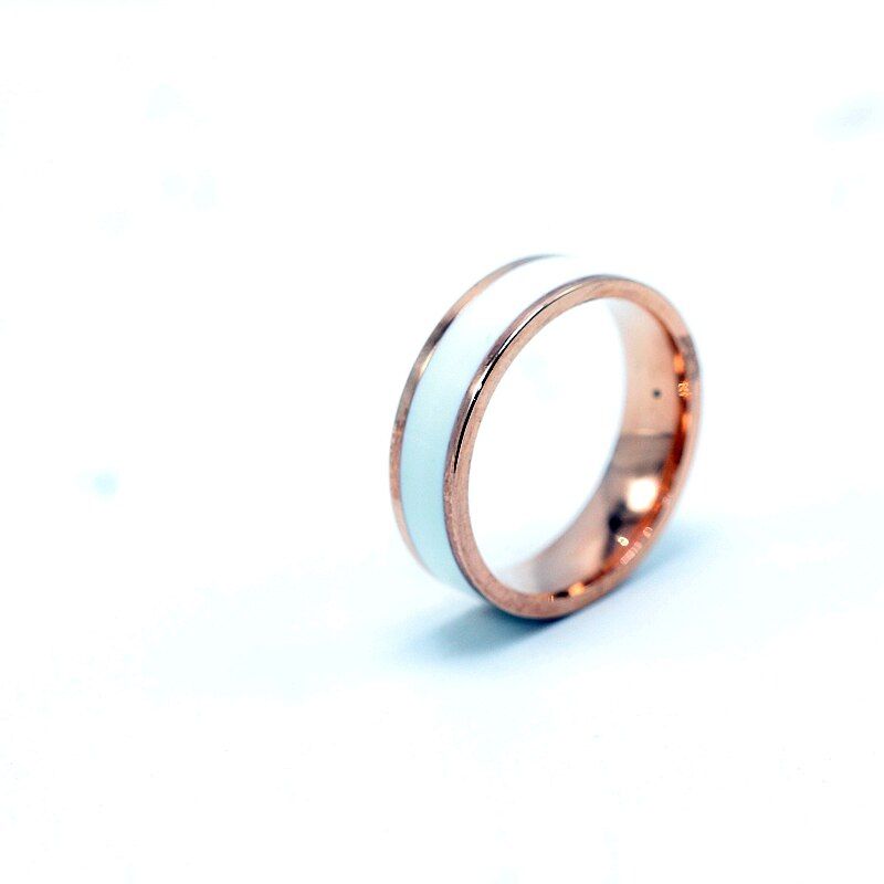 Classic Black White Rings Ceramic Titanium Steel Lovers Simple Finger Rings for Women/men Cubic Wedding Engagement Ring Anneaux