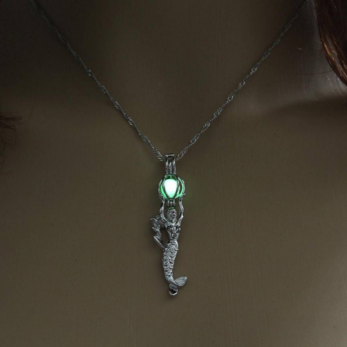 Summer Jewelry Mermaid Pendant Necklace Glow in the Dark Choker Necklace 3 Colors Luminous For Women Gift Silver Color Chain