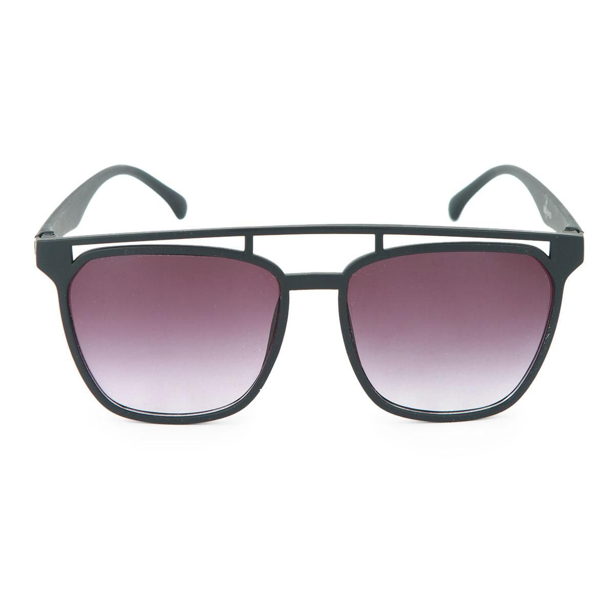 Black polycarbonate sunglass for wo