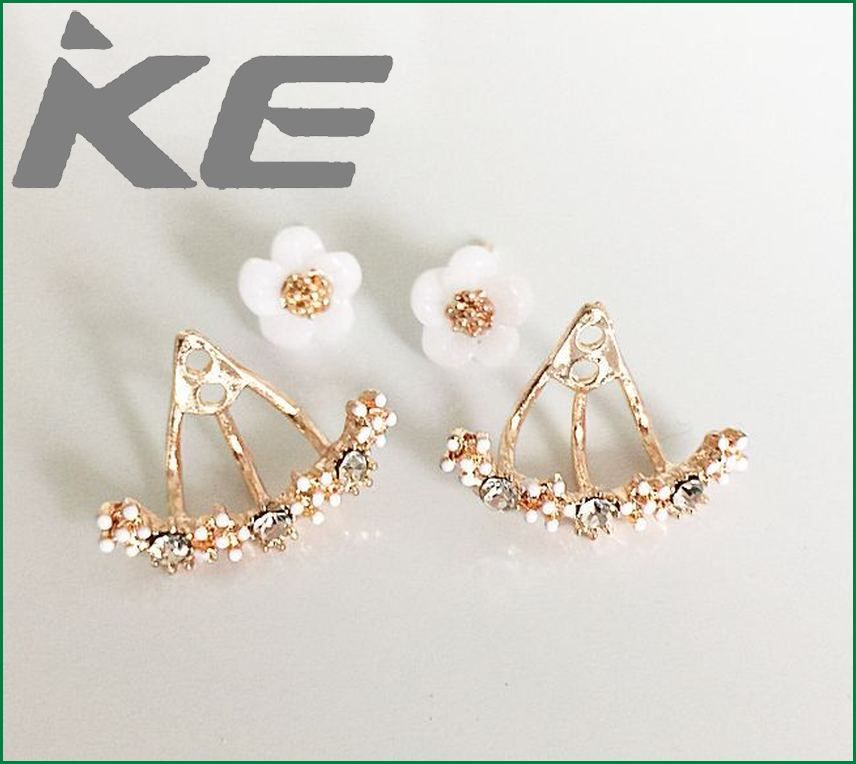 E765 Korean version of earrings Small daisy flower back hanging earrings Hypoallergenic earrings jewelry accessories for gilrs for women low price