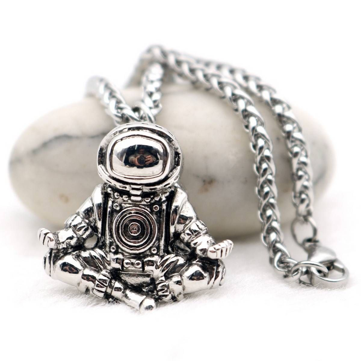 Astronaut Pendant Necklace Galaxy Universe Spaceman Meditation Trinket Retro Stainless Steel Chain Men Necklace