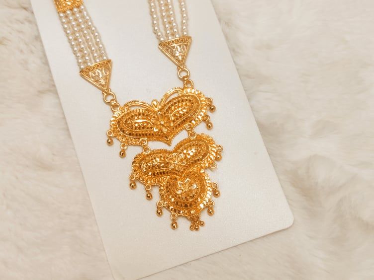Beautiful Pearl With Golden Plated  jewellery Set for Women Or Girls. Earring & Necklaces Set Fashionable Design Gift for Girlfriend. wedding, parties, special events.