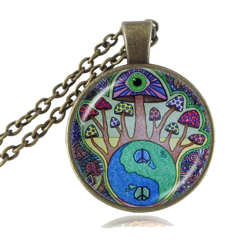 Psychedelic Mushroom Necklace Botanical Art Pendant Nature Woodland Hippie Jewelry Glass Cabochon Medallion Round Choker HZ1