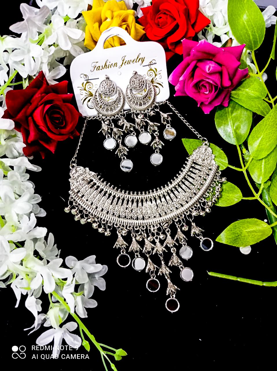 New Golden Antique Metal Necklace Set For Women