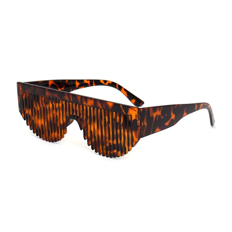 5 LeopardUnique Sunglasses Women Comb Eyeglasses Men Luxury Onepiece Red Black Color Cute Small Glasses For Ladies Vintage Female Eyewear