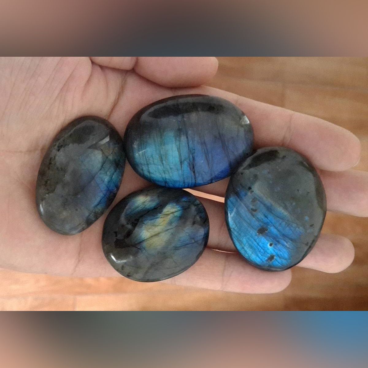 1 Piece Strong Blue Flash LABRADORITE PALM STONE Crystal Healing Gem stone Worry Therapy Smooth Soap Shape Approx 50mm