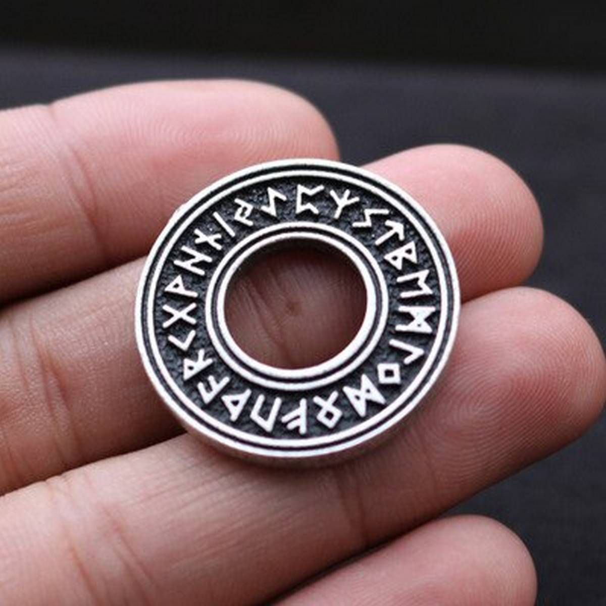 Viking Amulet Pendant Necklace Icelandic Vegvisir Helmet Horror In Runic Circle Vikings Jewelry Valknut Raven RUNE PENDANT Nordi