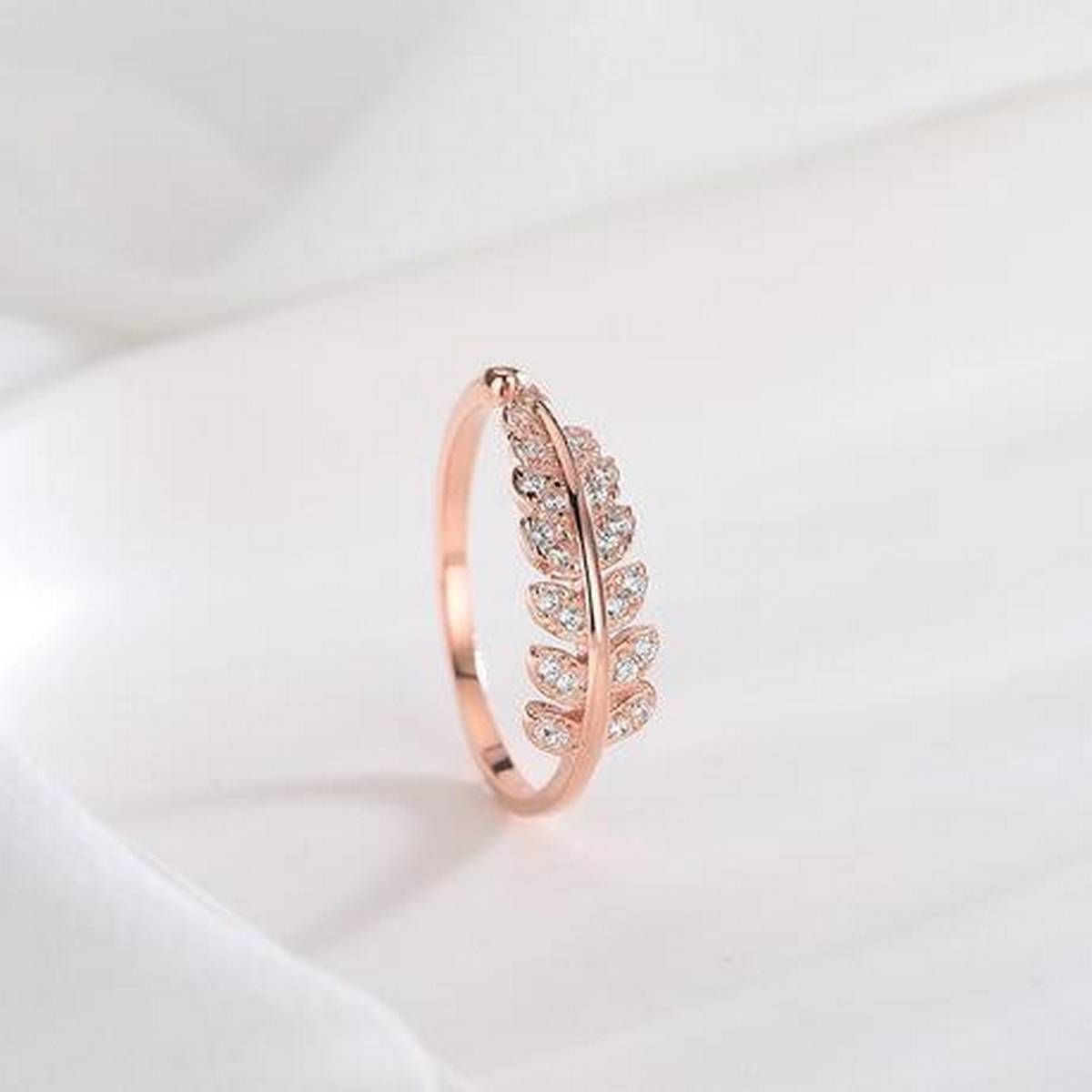Special leaf Design Crystals zircon Finger ring
