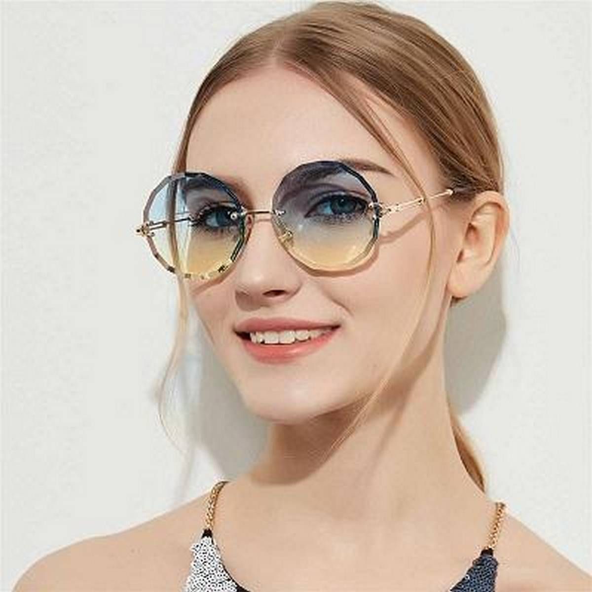 High Quality Unique Design and Fashionable  Sunglasses for Women