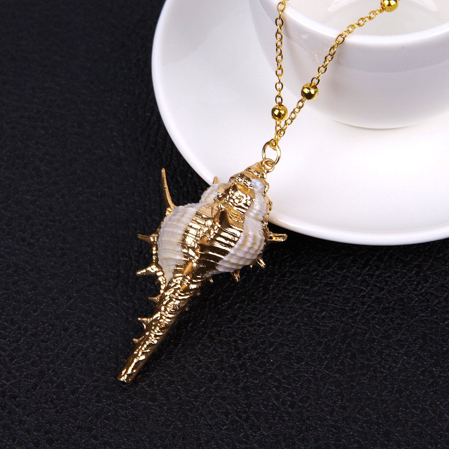 Cute Charms Seashell Pendant Necklace Women Boho Conch Sea Shell Necklaces Femmes Jewelry Accessories Summer Beach Cowrie
