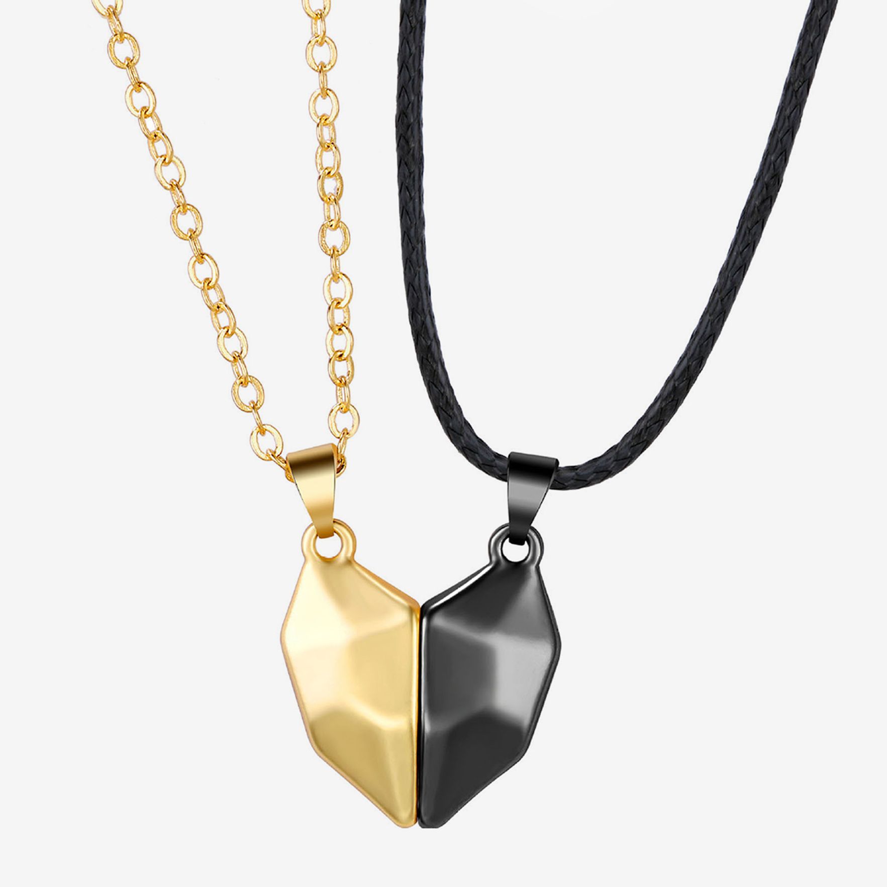 Carat 2Pcs Couple Necklaces Heart Pendant Vintage Jewelry Punk Long Lasting Pendant Necklaces Jewelry Gifts