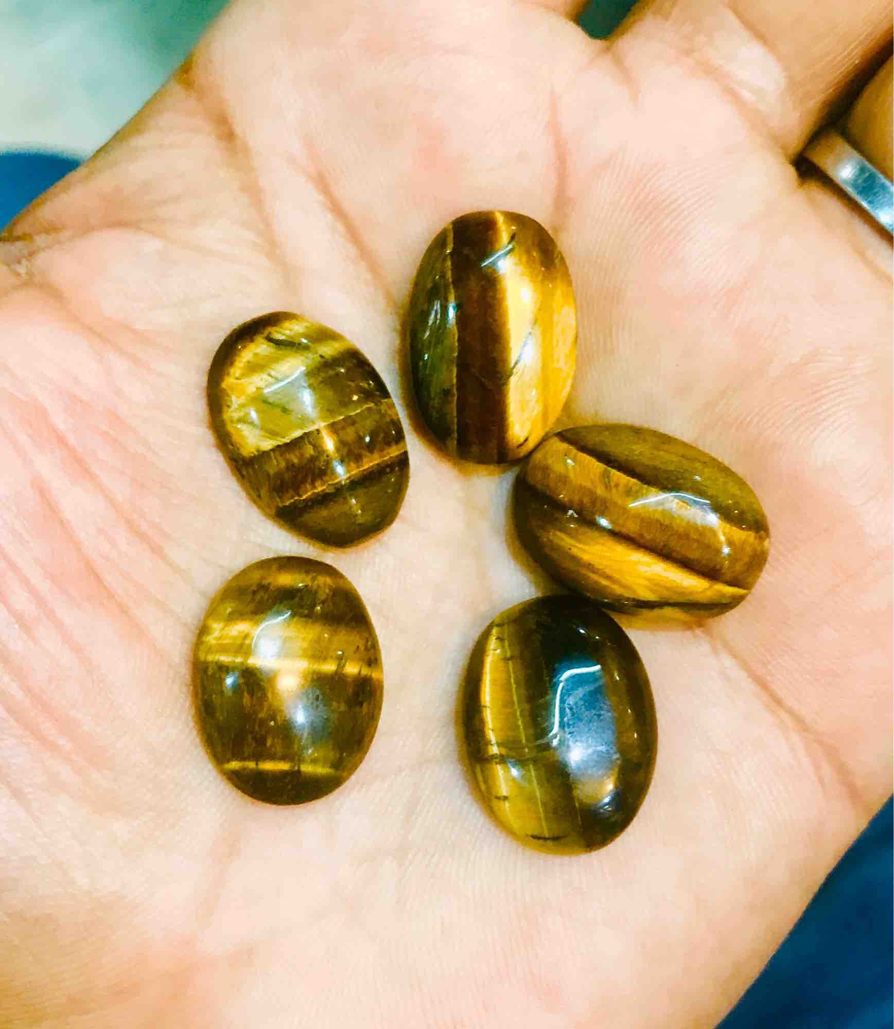 Iron Mixed Oval Shape Tiger Eye Stone